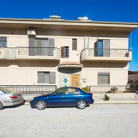 Stylish With Private Yard شقة